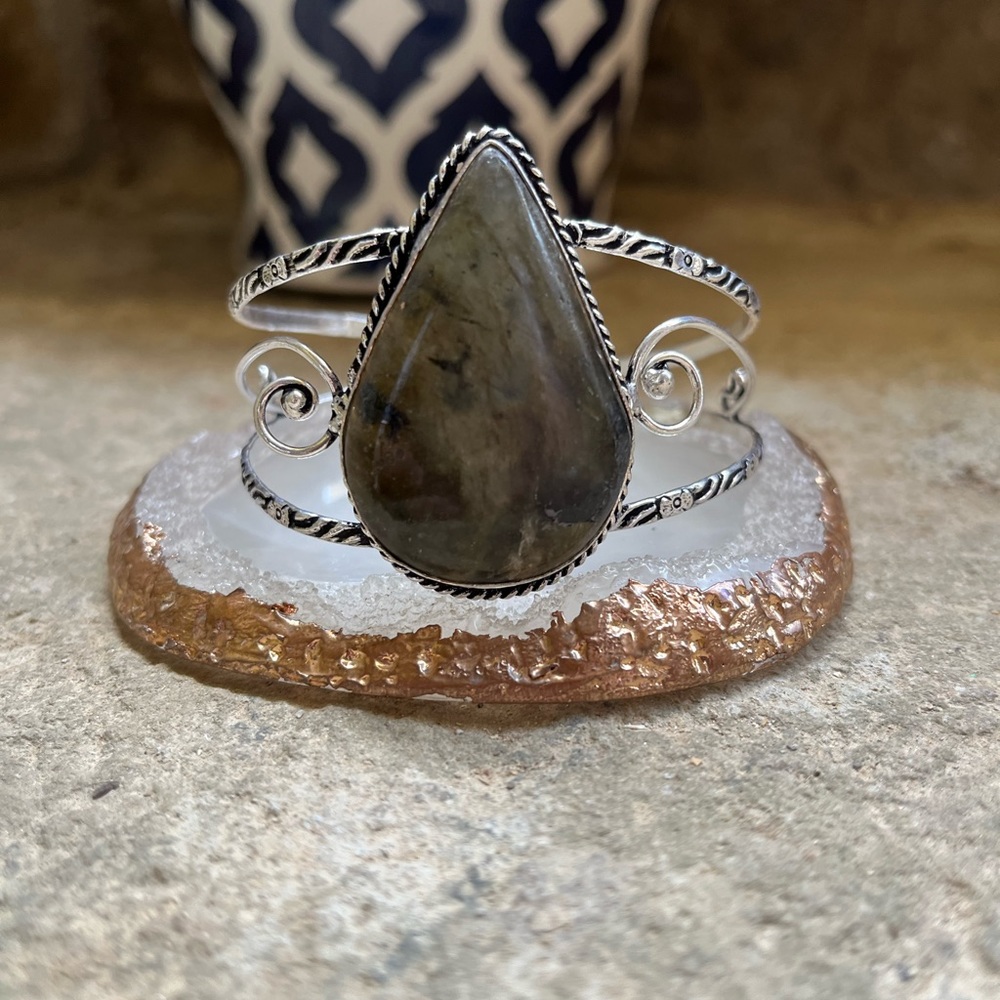 Silver Labradorite Stone Bracelet - Picture 2 of 4